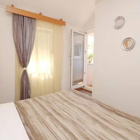 Ferienwohnung Fuer 4 Personen Ca 53 Qm In Baska, Kvarner Bucht Krk - B44381 Apartment *