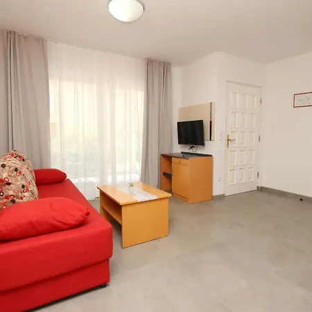 Ferienwohnung Fuer 4 Personen Ca 53 Qm In Baska, Kvarner Bucht Krk - B44381 * Baska (Krk)